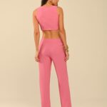 conjunto calça e colete rosa chiclete