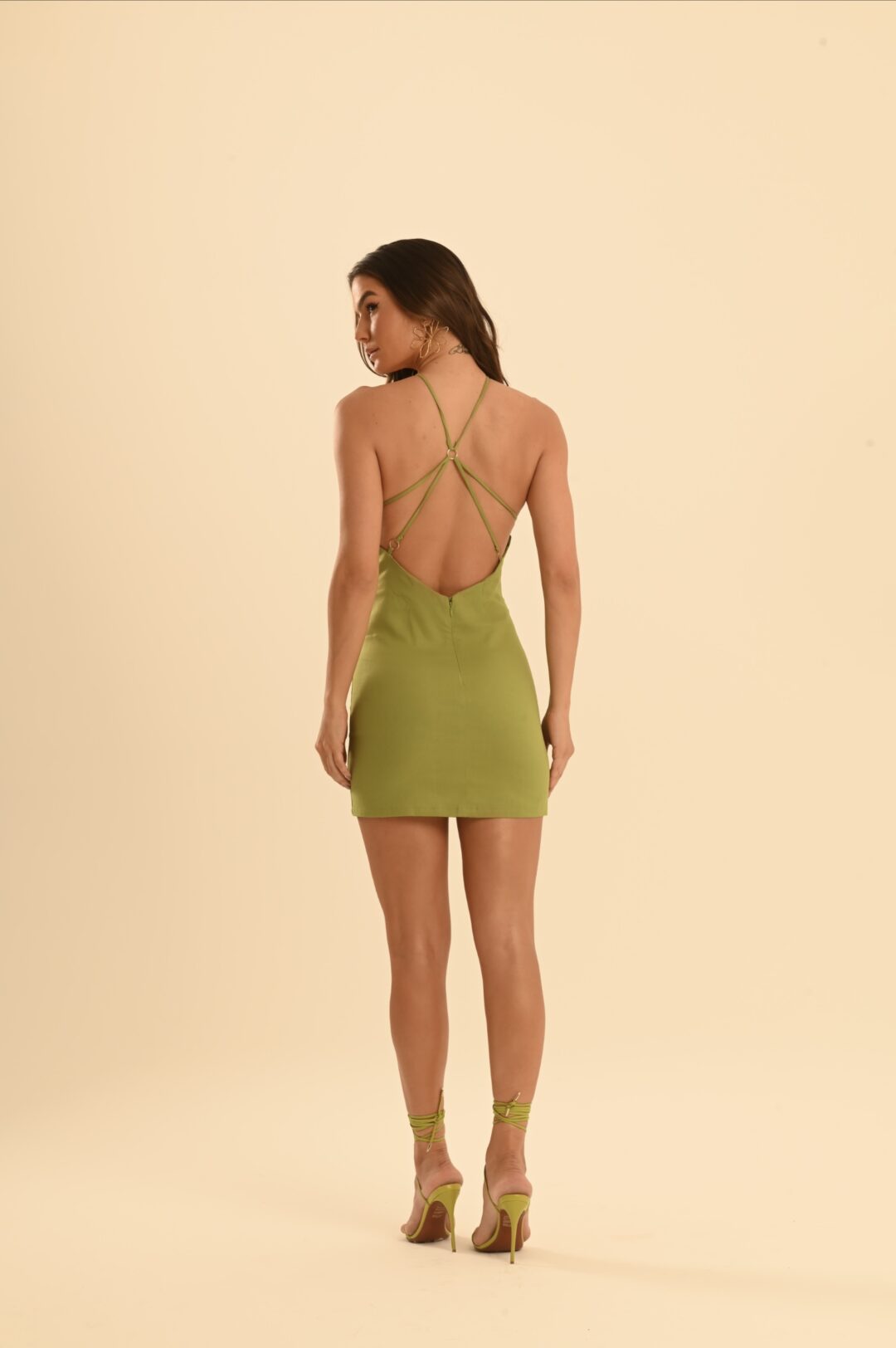 vestido curto linho mini argolas