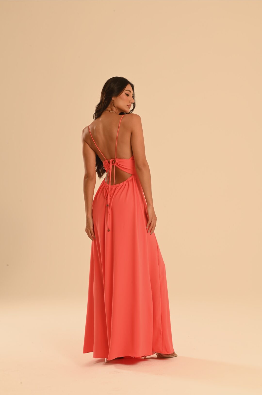 vestido longo coral