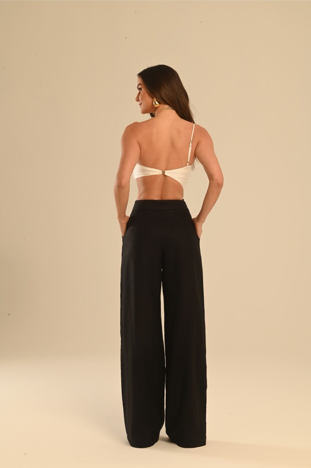 calça alfaiataria linho preta