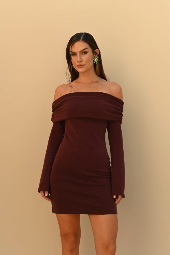 vestido ombro a ombro chocolate