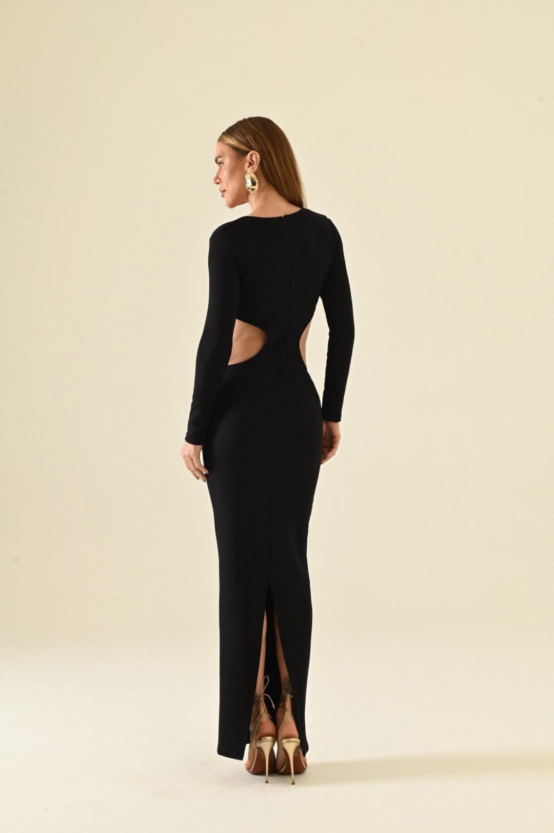 Vestido preto longo aviamento Gold